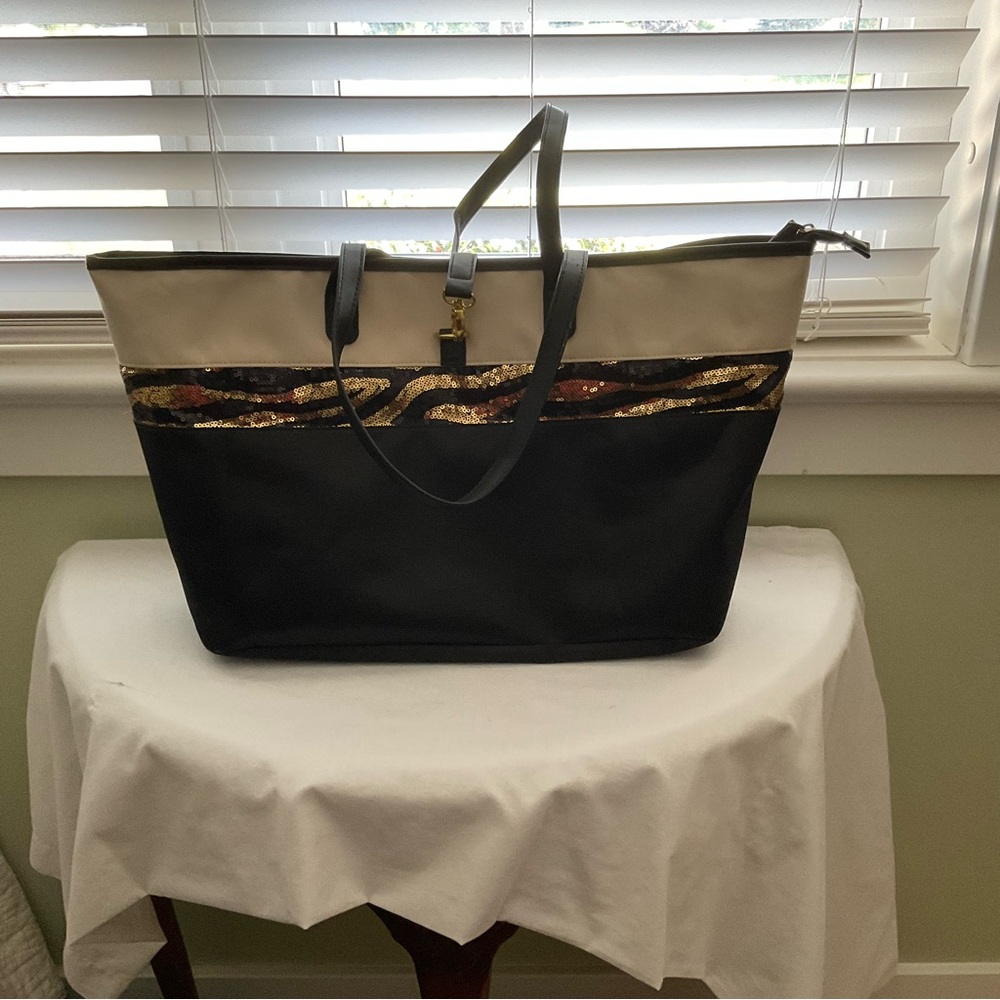 BLACK UNIVERSAL TYPE BAG